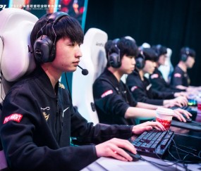 -包含Rookie爆冷击败老鹰，惊险取胜引爆全场！的词条