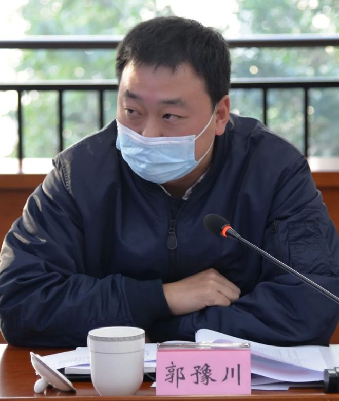 包含冲刺阶段足总杯传出新动向，菲尼克斯太阳门线救险，管理层表态：目标明确，心理建设被强调的词条