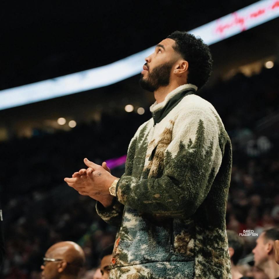  塔图姆比赛视频 